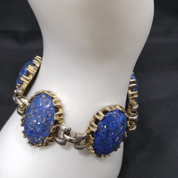Vintage Blue Lucite Confetti Bracelet, Glitter Flakes, 1950s  Jewelry - Picture 4 of 10